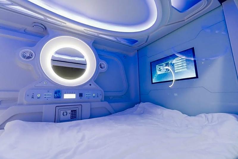 Seaview Capsule Hotel Кота-Кинабалу Экстерьер фото